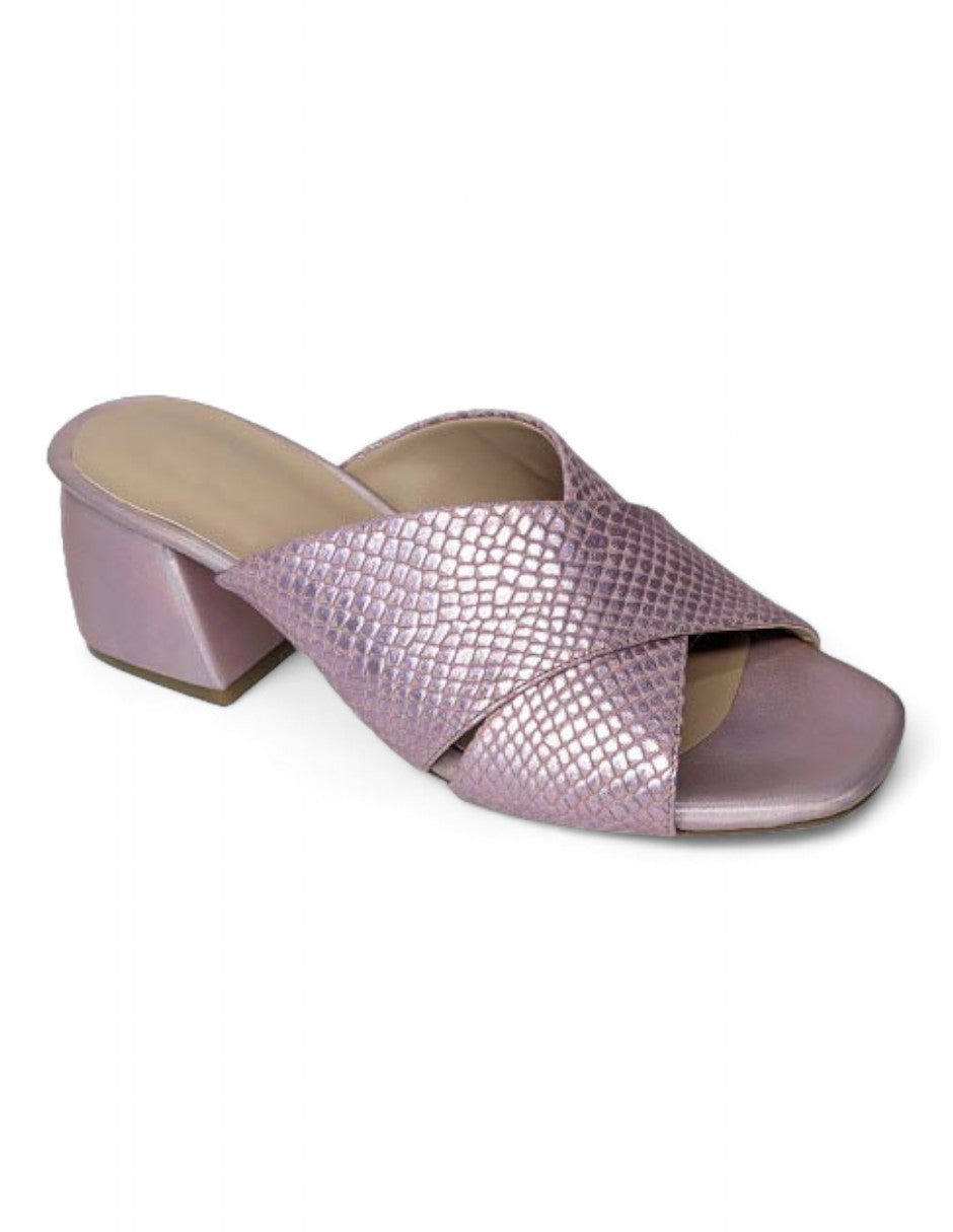 Zapatilla con tacón bajo
